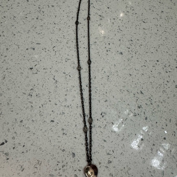 Necklace with Interlocking G enamel heart monogram chain silver red shiny - Picture 4 of 10